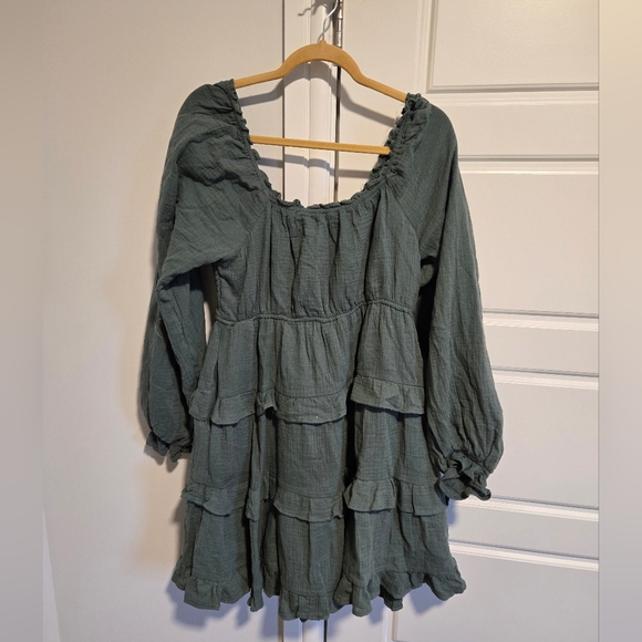 &merci green flowy dress - Picture 1 of 3